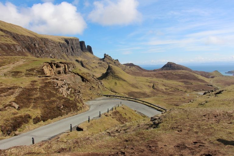 Selecting Tour to explore Isle of Skye, Scotland